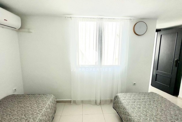 Tweedehands - Appartement / flat -
Torrevieja - Centro