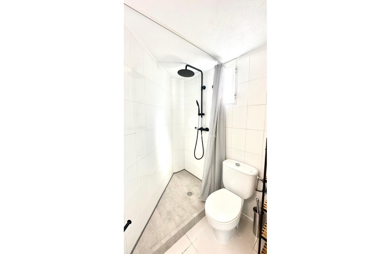 Tweedehands - Appartement / flat -
Torrevieja - Centro