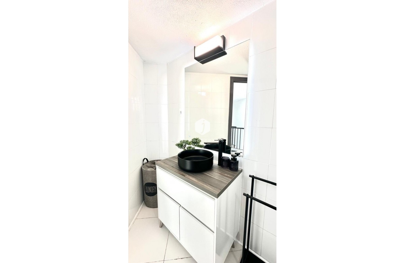Tweedehands - Appartement / flat -
Torrevieja - Centro