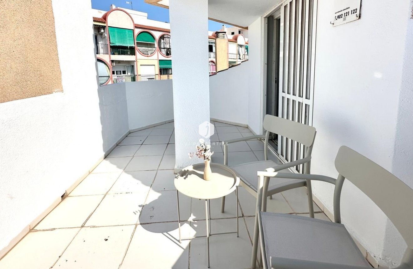 Tweedehands - Appartement / flat -
Torrevieja - Centro
