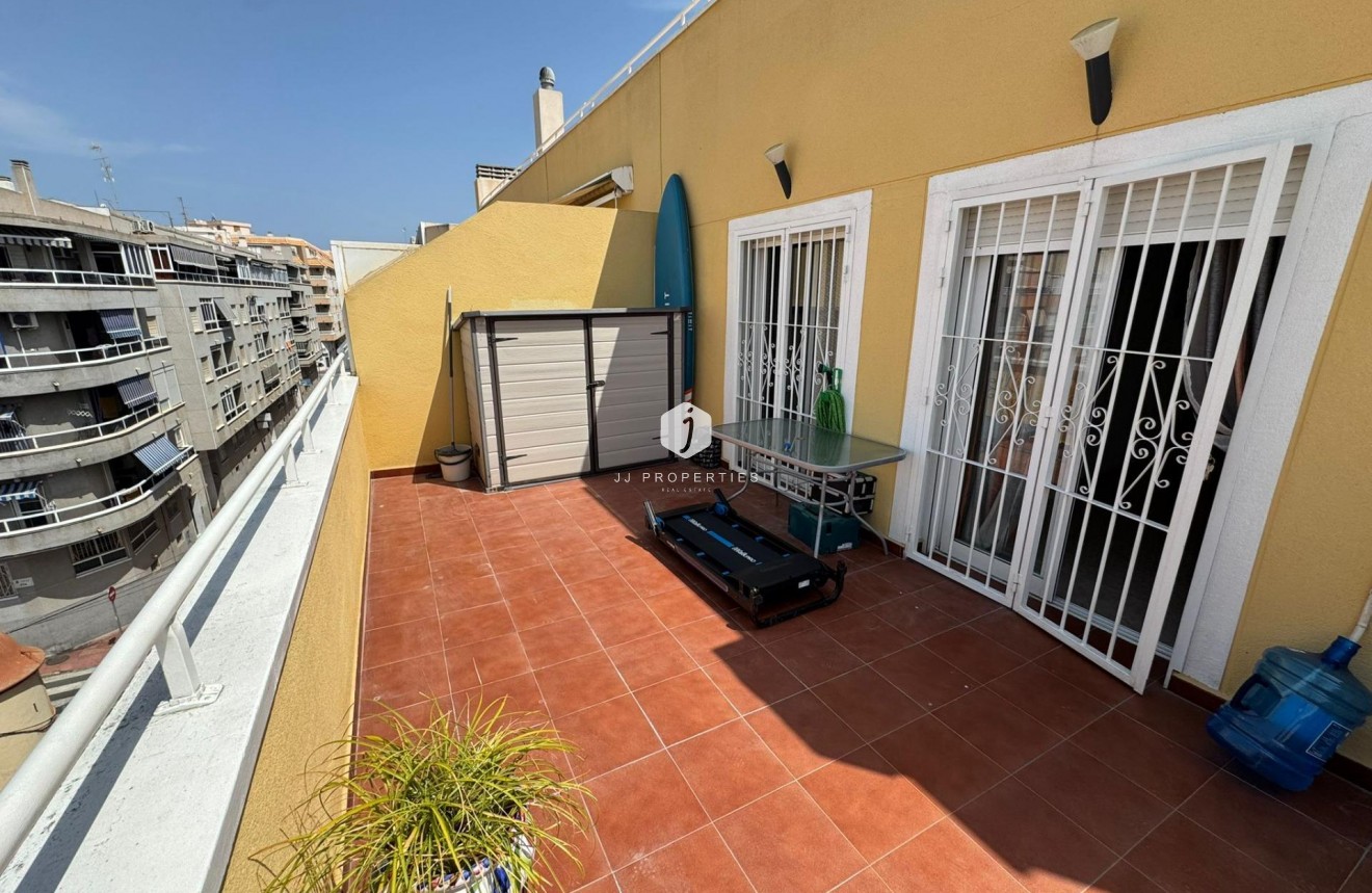 Tweedehands - Penthouse -
Torrevieja - Estacion de autobuses