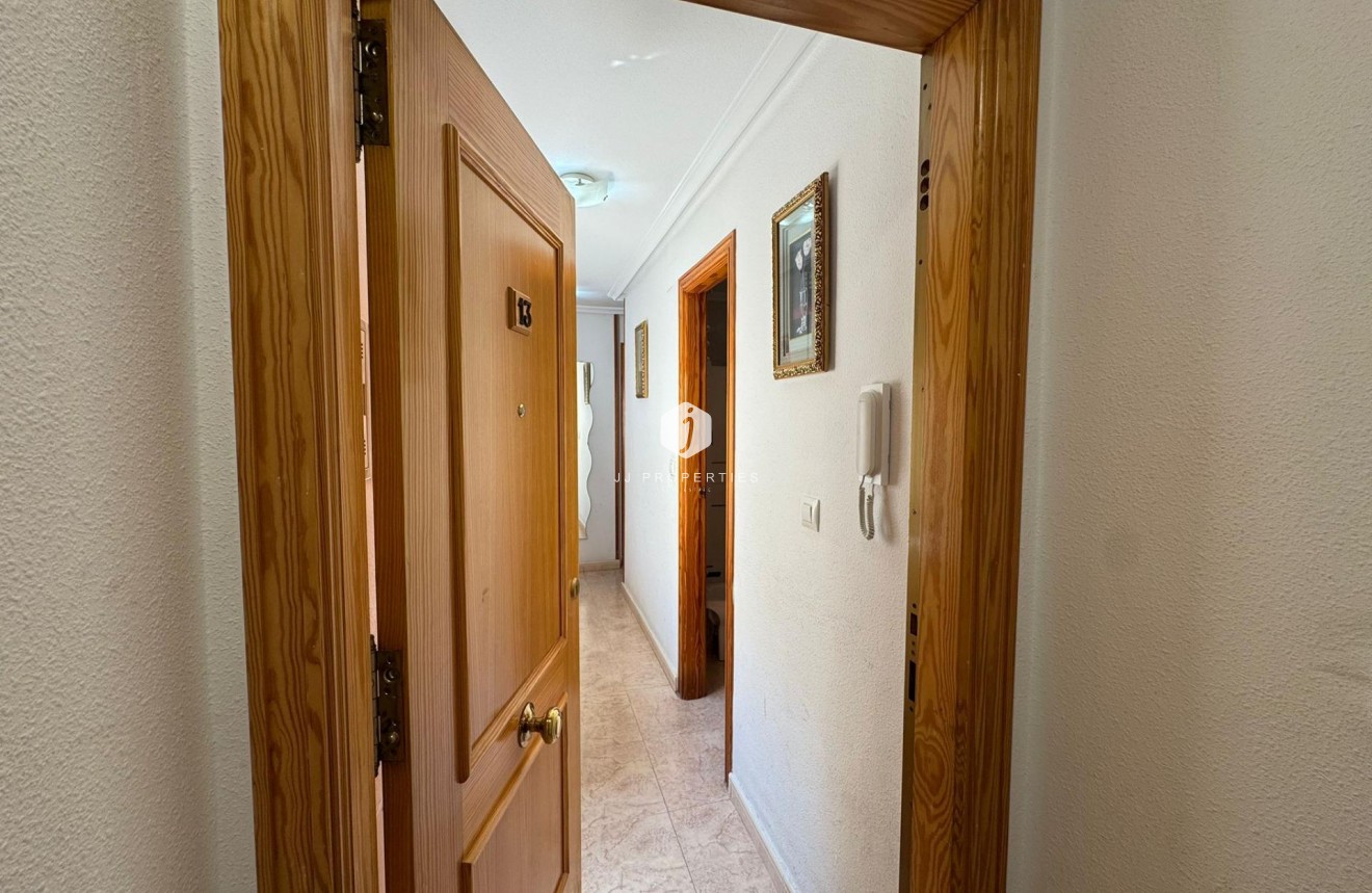 Tweedehands - Penthouse -
Torrevieja - Estacion de autobuses