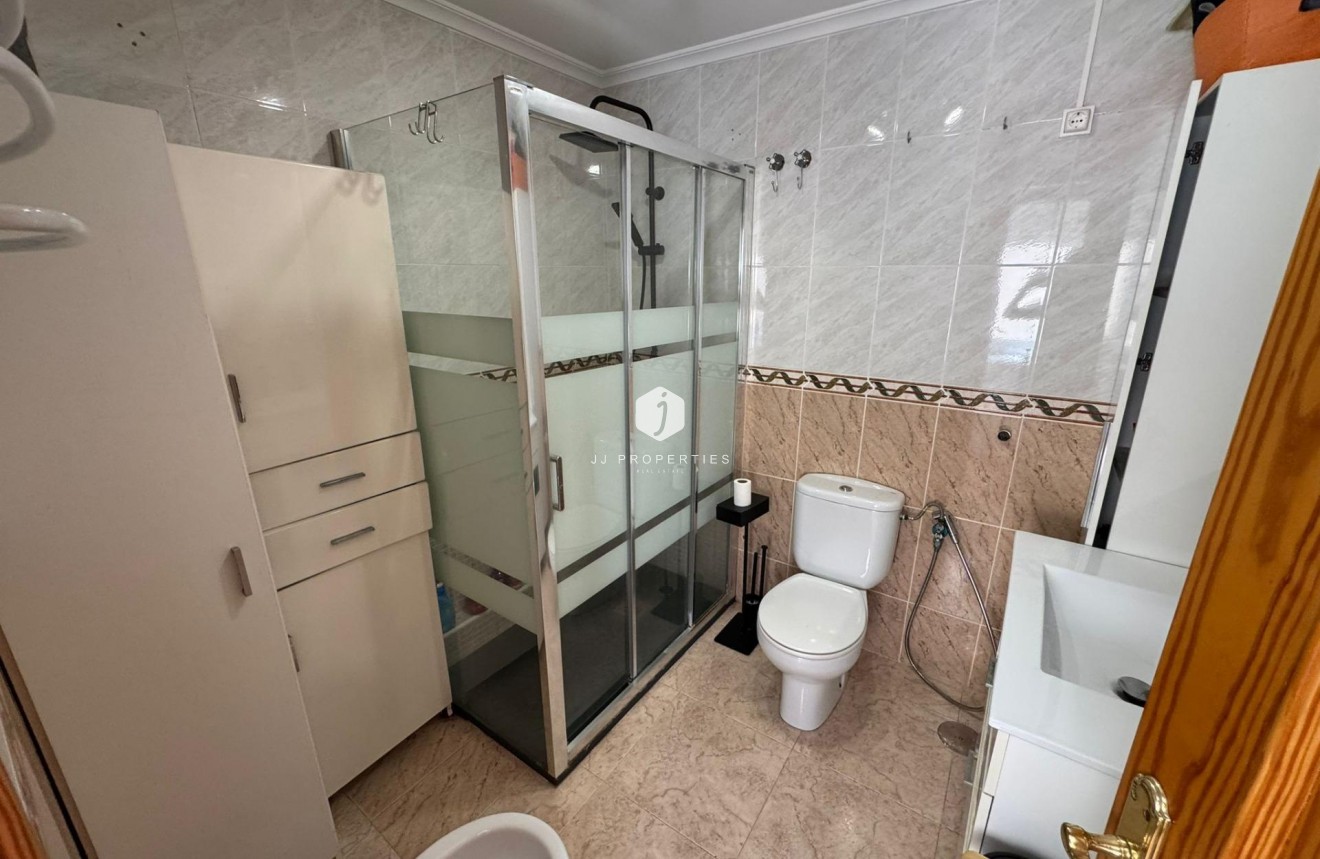 Tweedehands - Penthouse -
Torrevieja - Estacion de autobuses