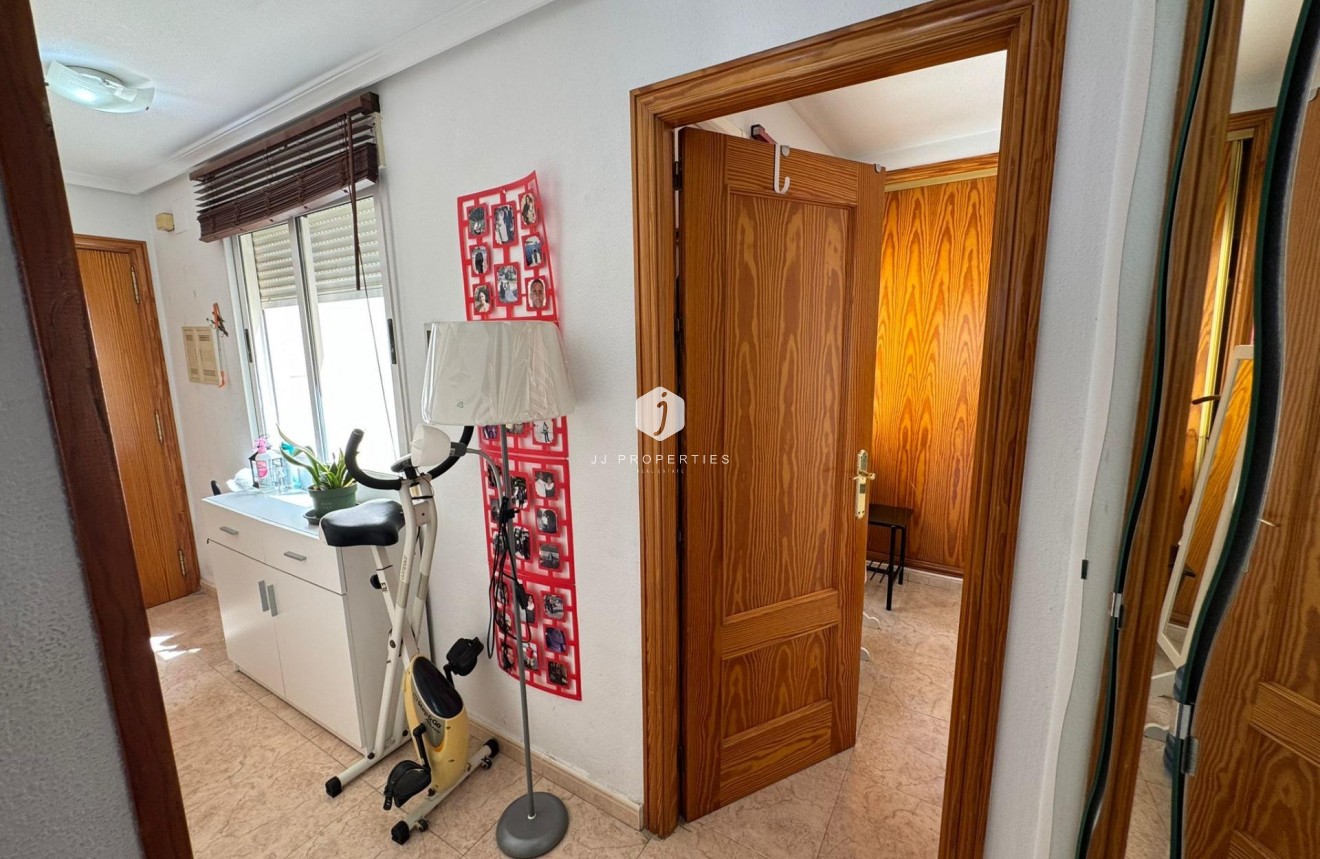 Tweedehands - Penthouse -
Torrevieja - Estacion de autobuses