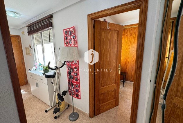 Tweedehands - Penthouse -
Torrevieja - Estacion de autobuses