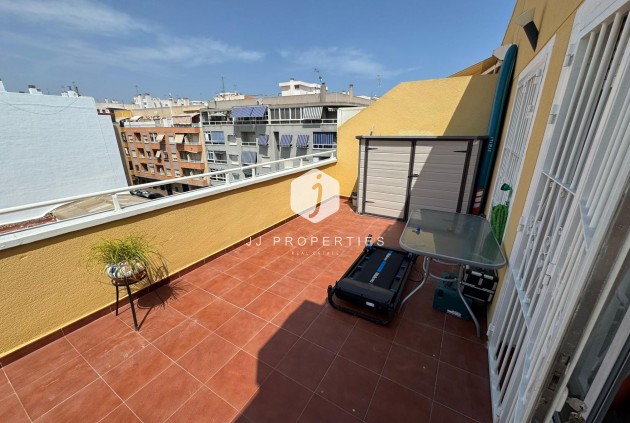 Tweedehands - Penthouse -
Torrevieja - Estacion de autobuses