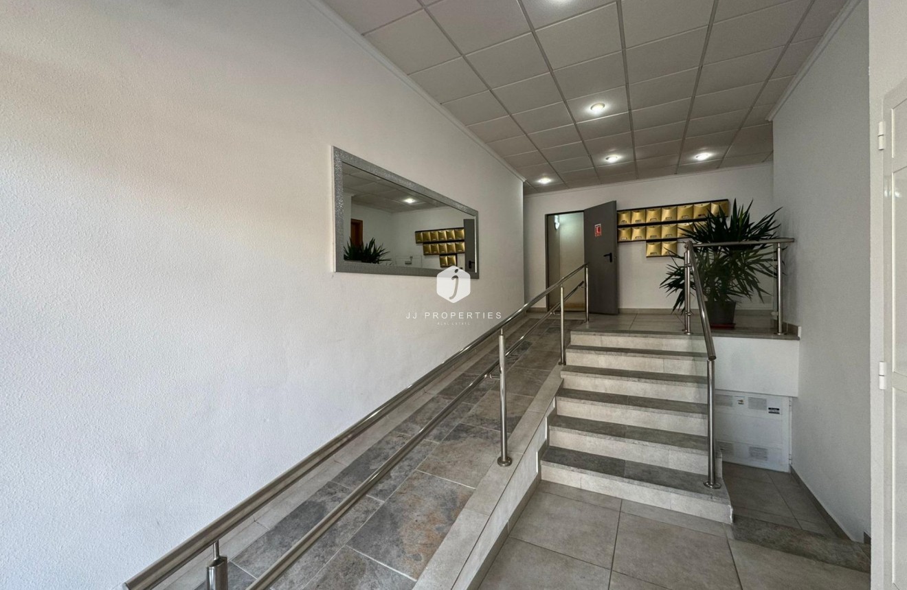 Tweedehands - Penthouse -
Torrevieja - Estacion de autobuses