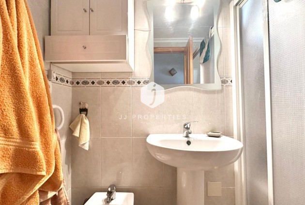 Tweedehands - Appartement / flat -
Torrevieja - Estacion de autobuses