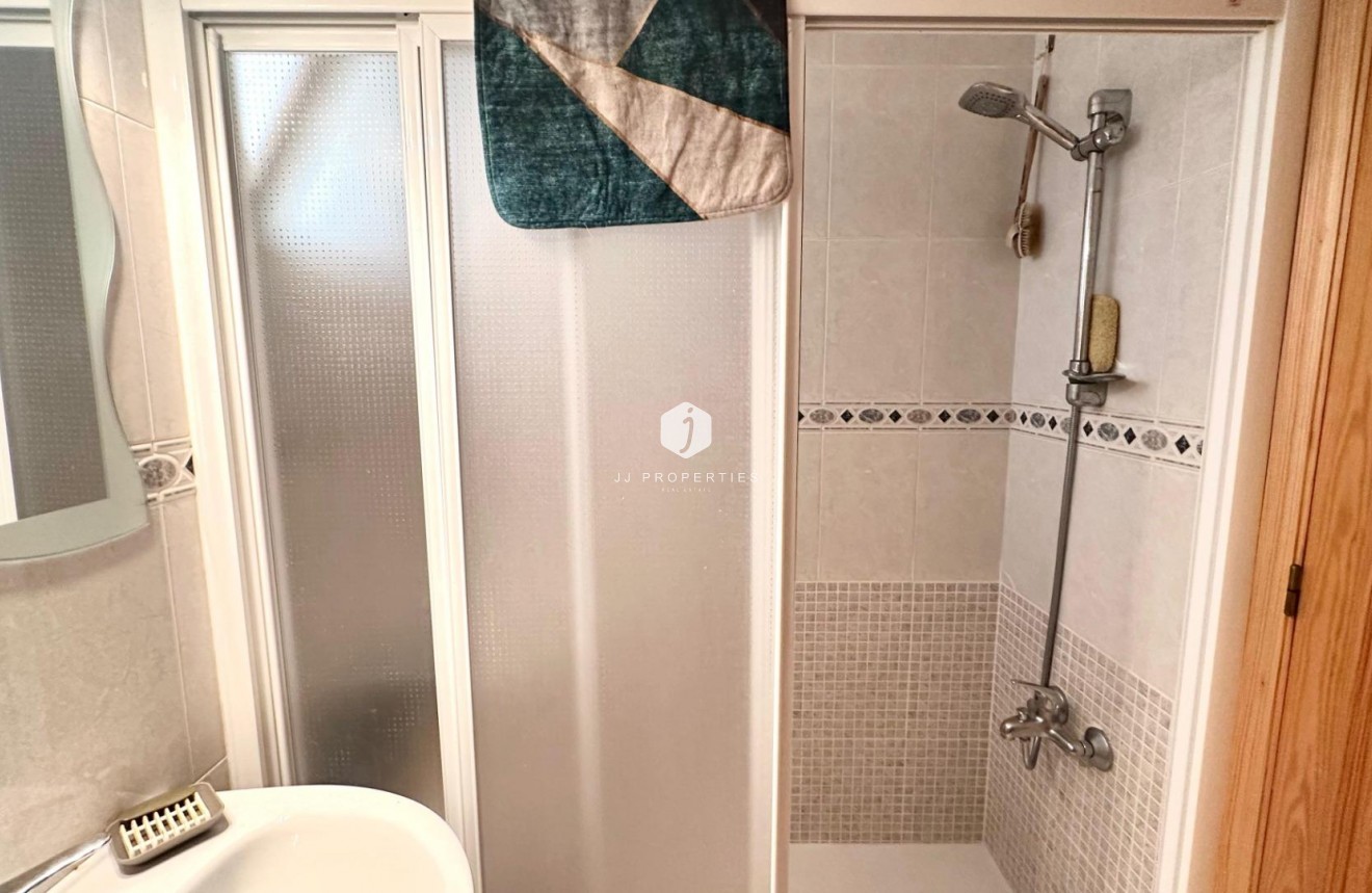 Tweedehands - Appartement / flat -
Torrevieja - Estacion de autobuses