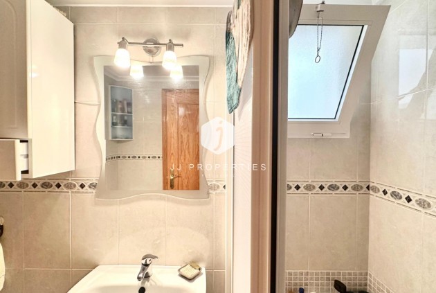 Tweedehands - Appartement / flat -
Torrevieja - Estacion de autobuses