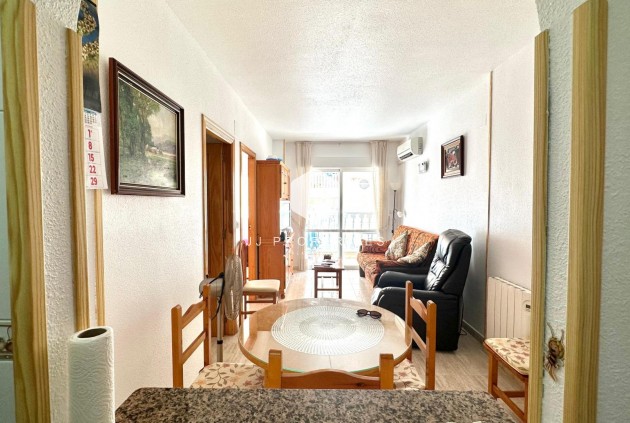 Tweedehands - Appartement / flat -
Torrevieja - Estacion de autobuses