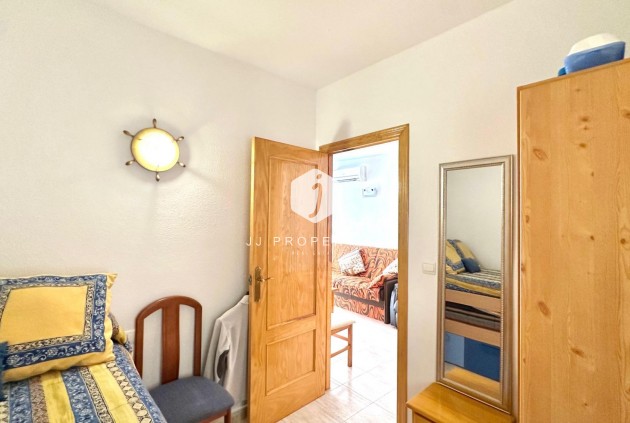 Tweedehands - Appartement / flat -
Torrevieja - Estacion de autobuses