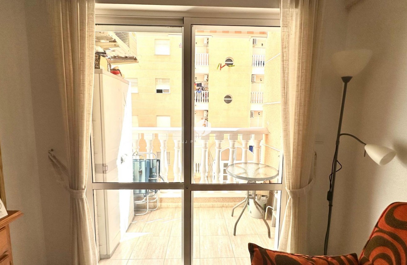 Tweedehands - Appartement / flat -
Torrevieja - Estacion de autobuses