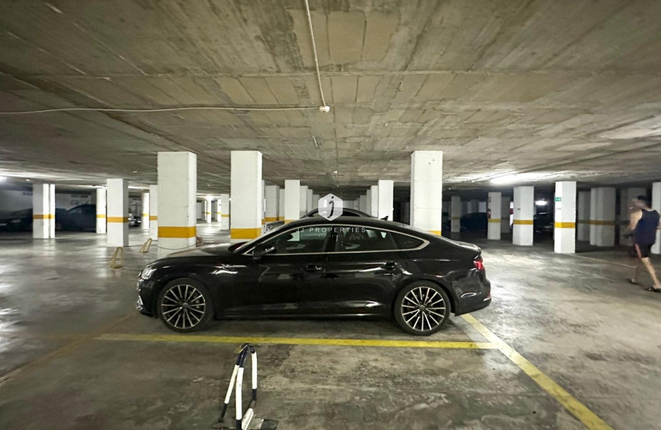 Tweedehands - Appartement / flat -
Torrevieja - Estacion de autobuses