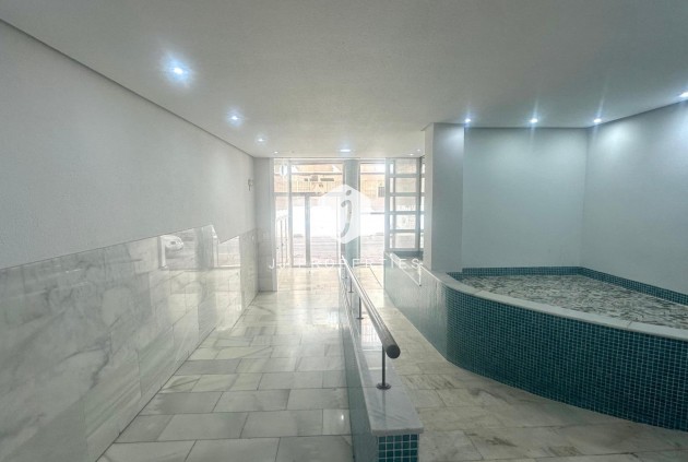 Tweedehands - Appartement / flat -
Torrevieja - Estacion de autobuses