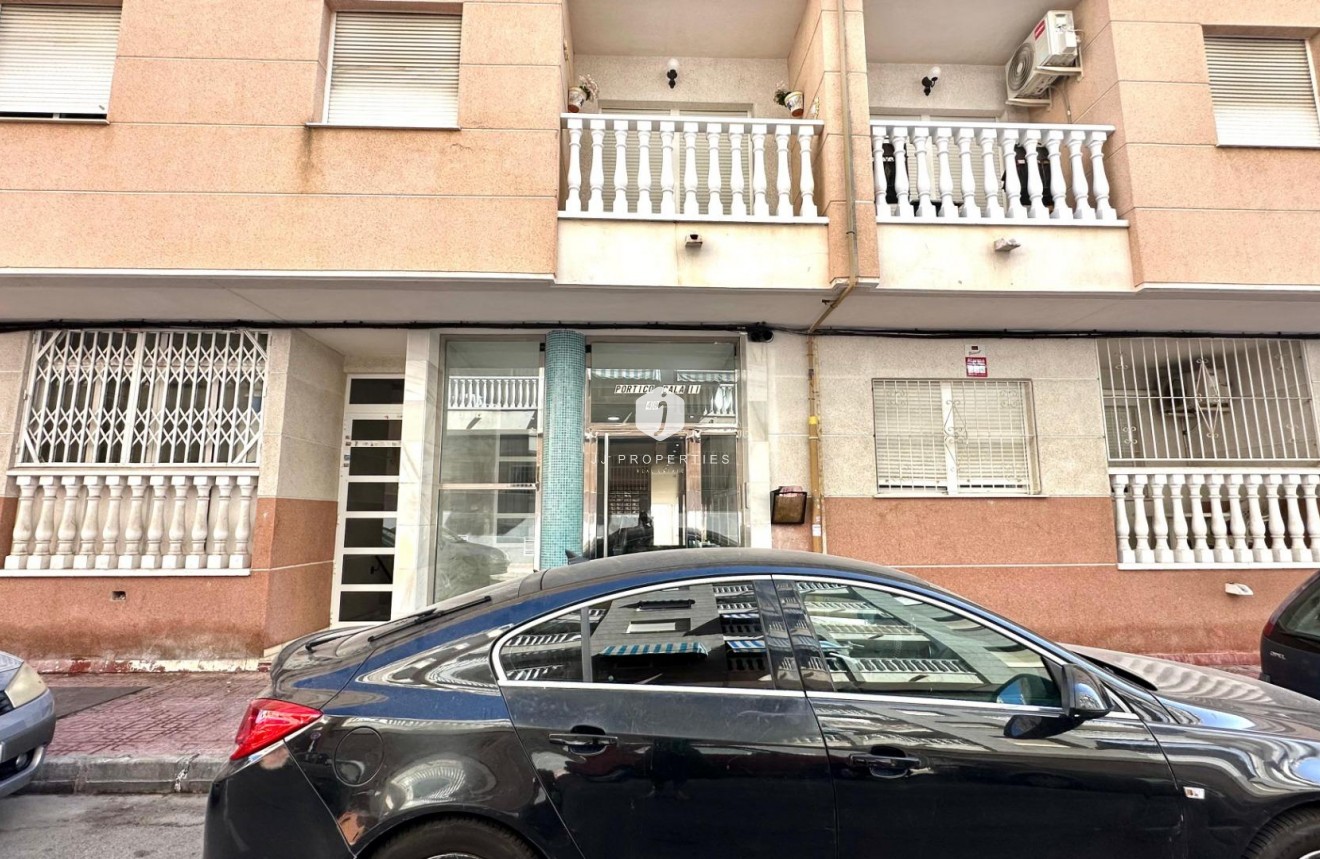 Tweedehands - Appartement / flat -
Torrevieja - Estacion de autobuses