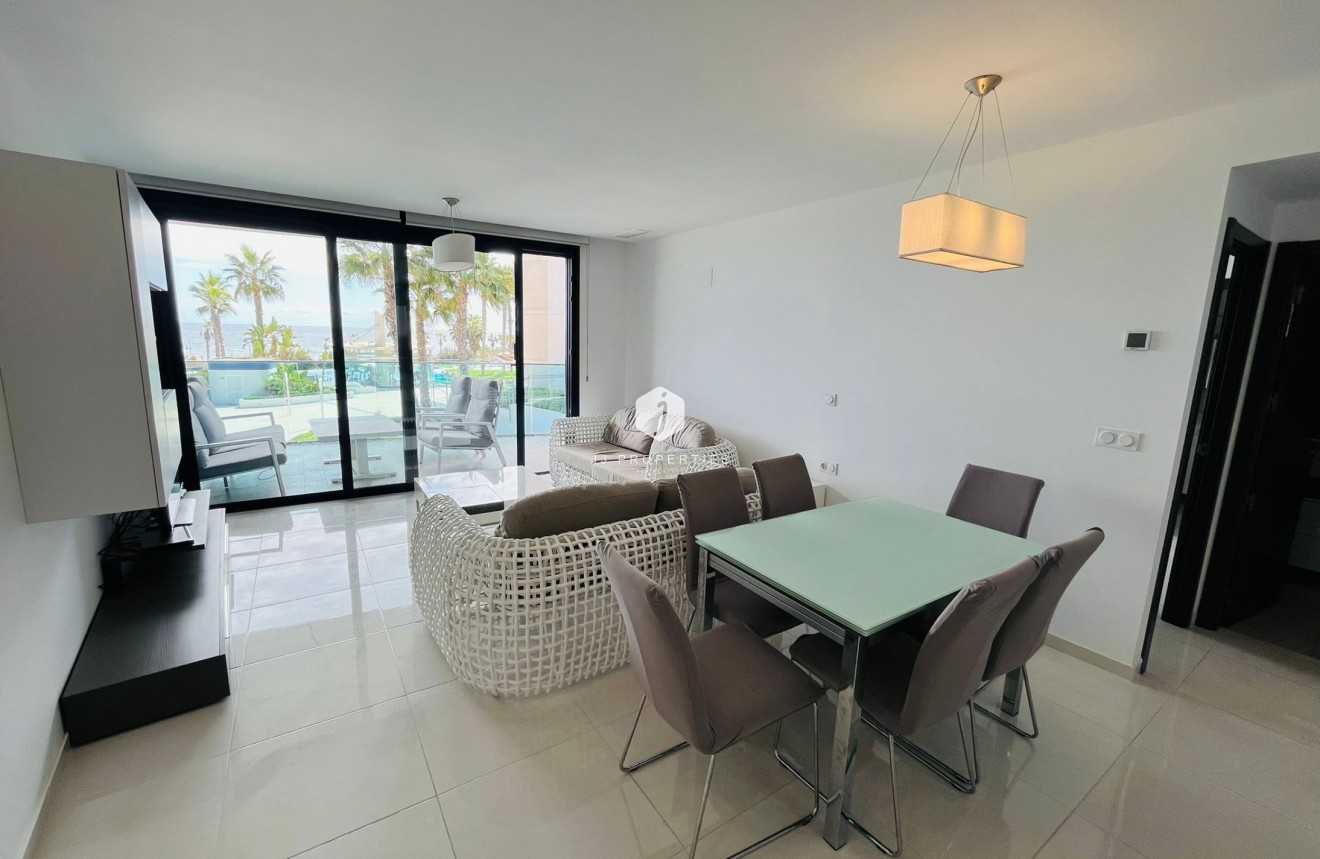 Segunda mano - Apartamento / piso -
Punta Prima - Costa Blanca