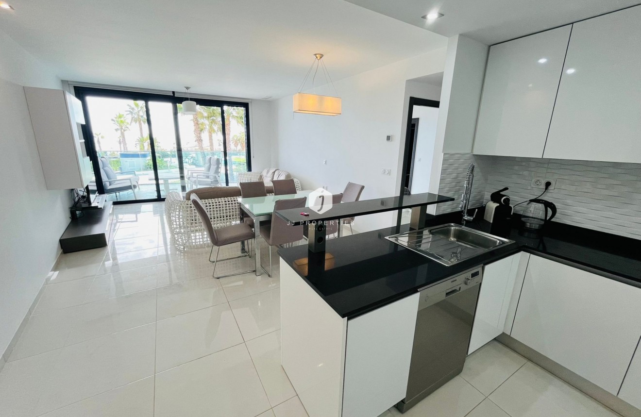 Segunda mano - Apartamento / piso -
Punta Prima - Costa Blanca