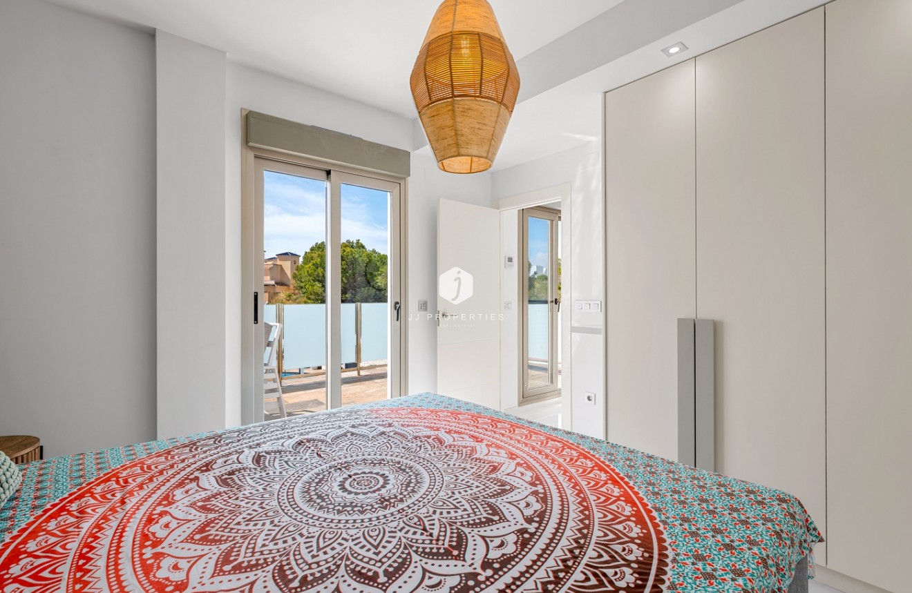 Tweedehands - Villa -
Orihuela Costa - Costa Blanca