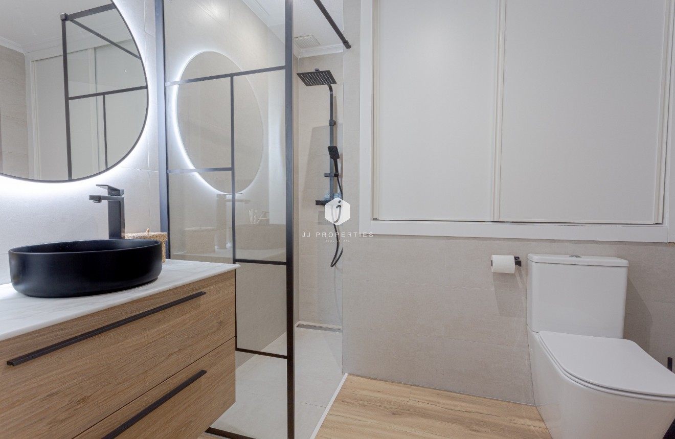 Tweedehands - Villa -
Torrevieja - Costa Blanca