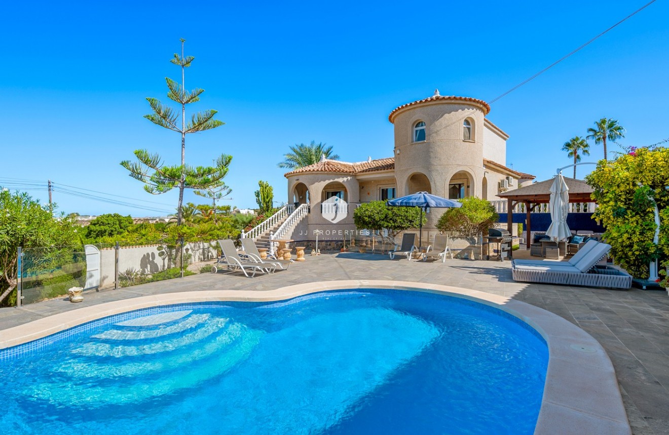 Tweedehands - Villa -
Almoradí - Inland