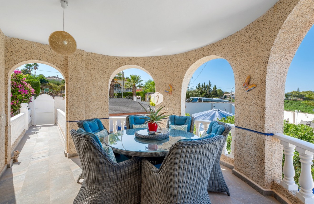 Tweedehands - Villa -
Almoradí - Inland