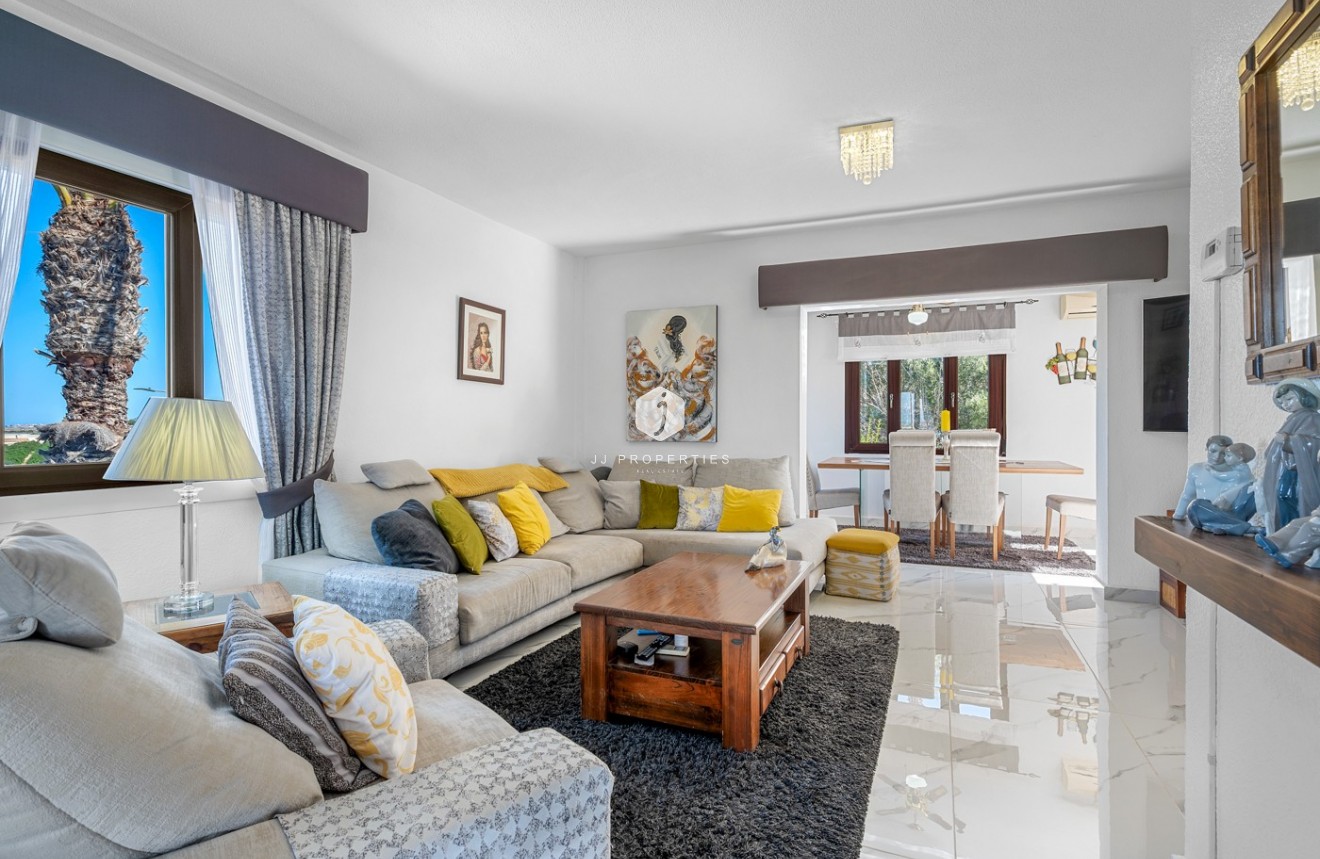 Tweedehands - Villa -
Almoradí - Inland