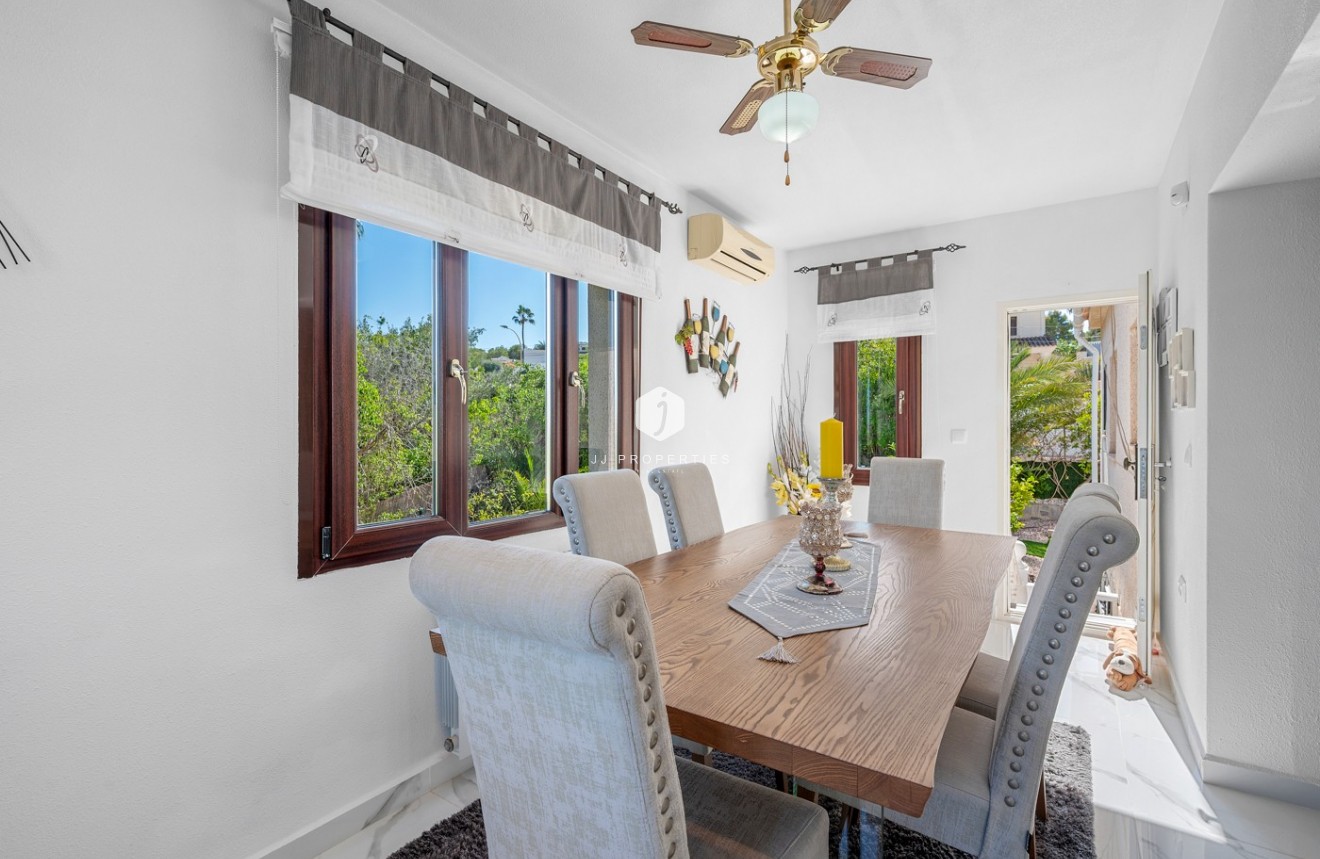 Tweedehands - Villa -
Almoradí - Inland