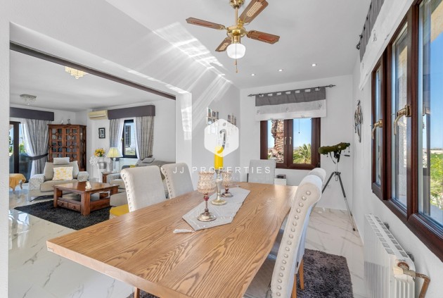 Tweedehands - Villa -
Almoradí - Inland