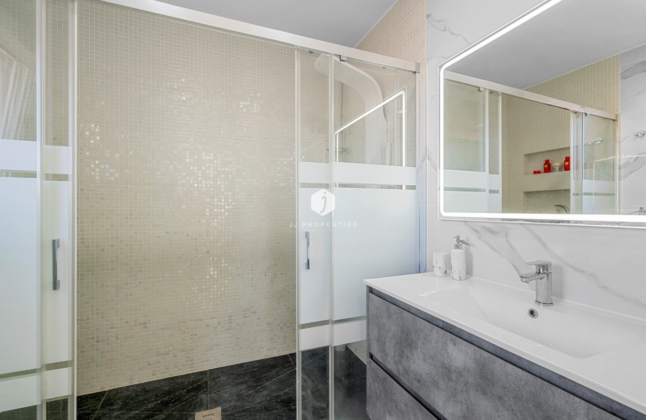 Tweedehands - Villa -
Almoradí - Inland