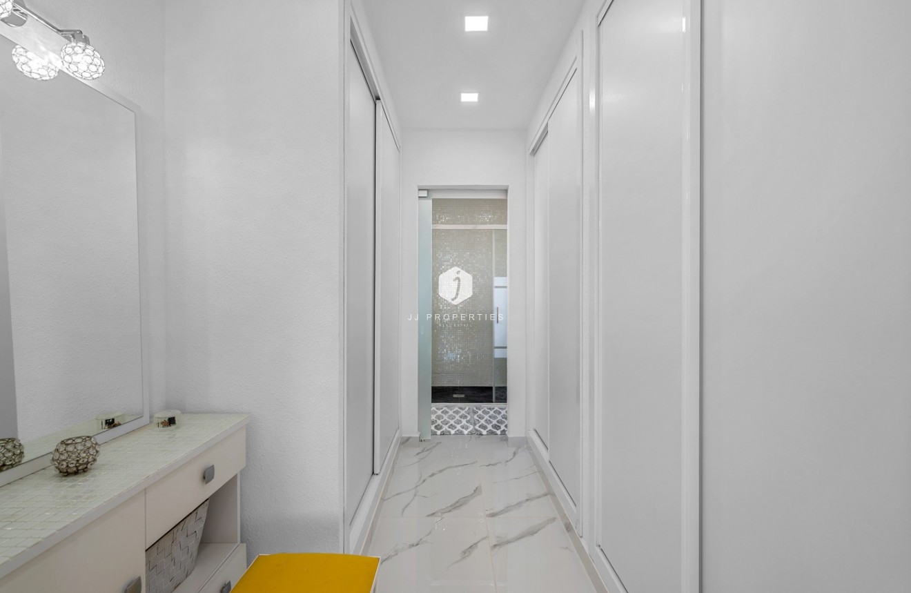 Tweedehands - Villa -
Almoradí - Inland