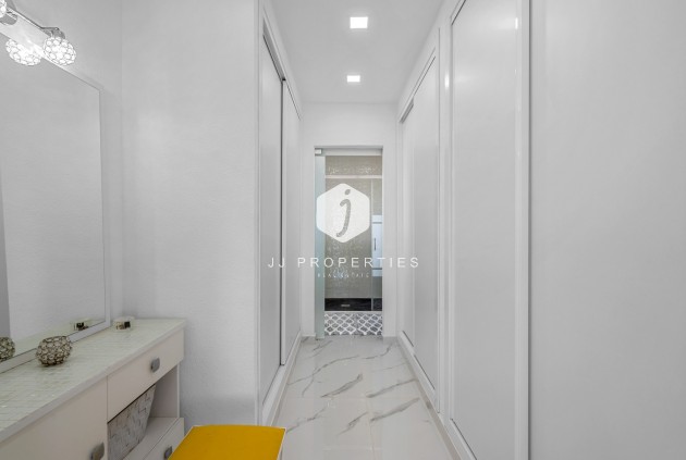 Tweedehands - Villa -
Almoradí - Inland