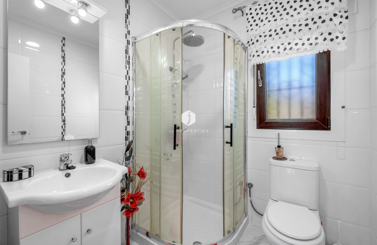 Tweedehands - Villa -
Almoradí - Inland