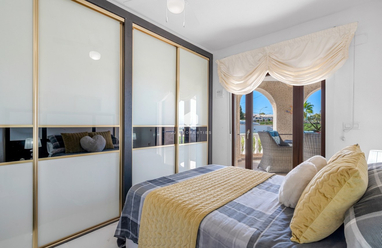 Tweedehands - Villa -
Almoradí - Inland