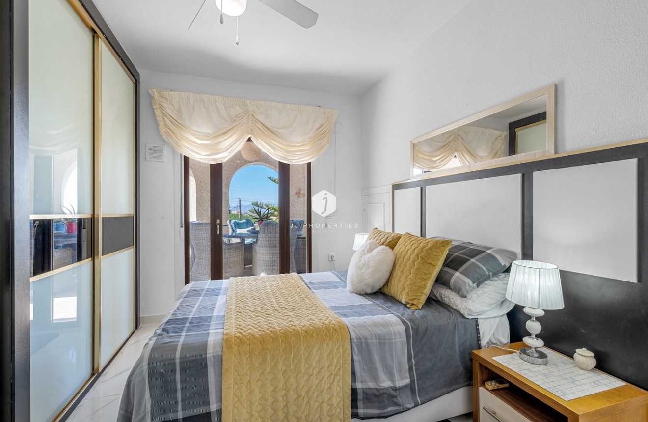 Tweedehands - Villa -
Almoradí - Inland