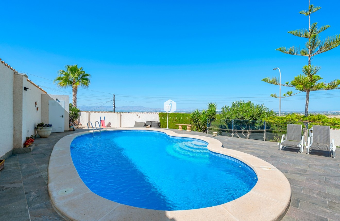 Tweedehands - Villa -
Almoradí - Inland