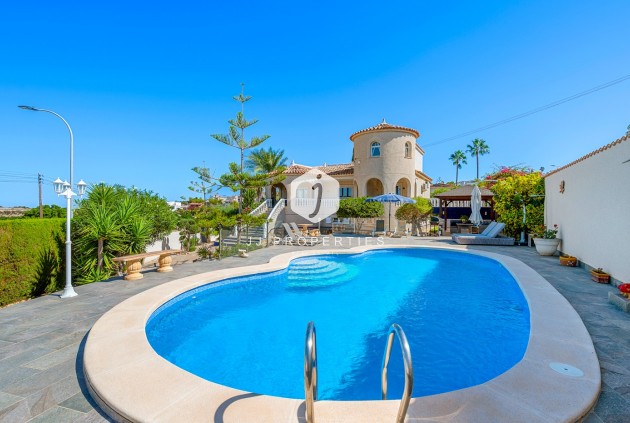 Tweedehands - Villa -
Almoradí - Inland