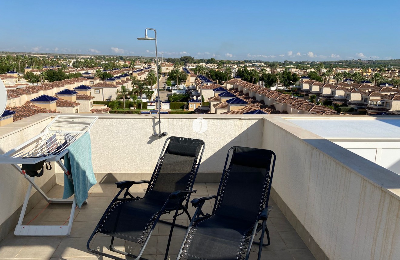 Tweedehands - Penthouse -
El Raso - Costa Blanca