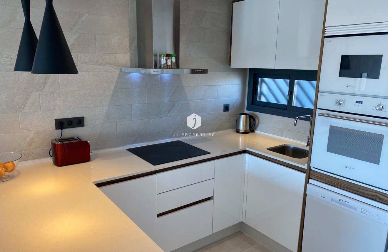 Tweedehands - Penthouse -
El Raso - Costa Blanca