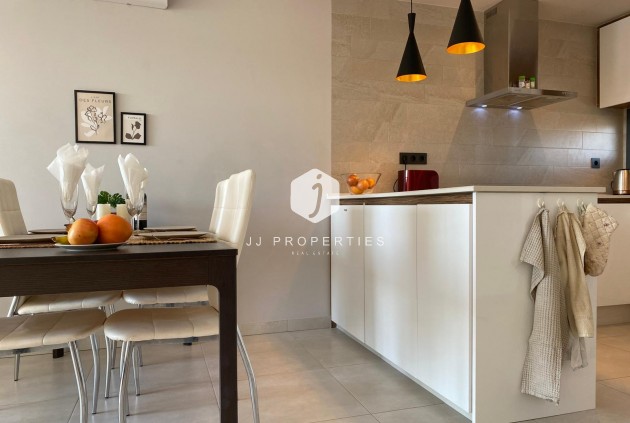 Tweedehands - Penthouse -
El Raso - Costa Blanca