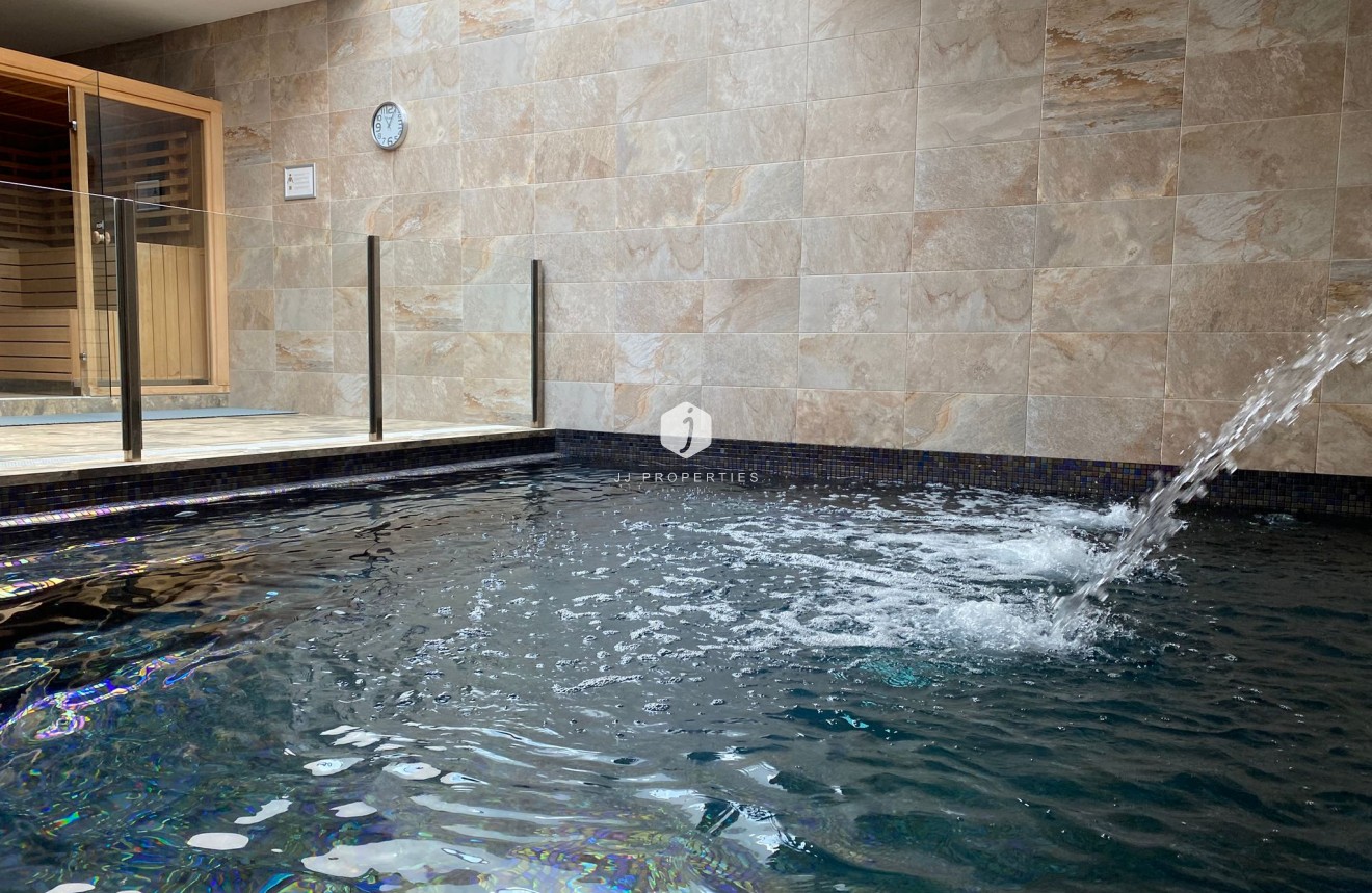 Tweedehands - Penthouse -
El Raso - Costa Blanca