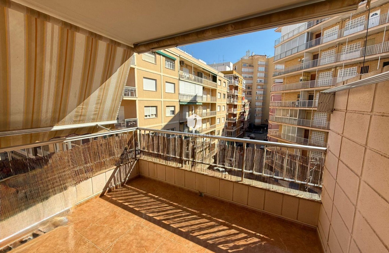 Tweedehands - Appartement / flat -
Torrevieja - Playa del Cura