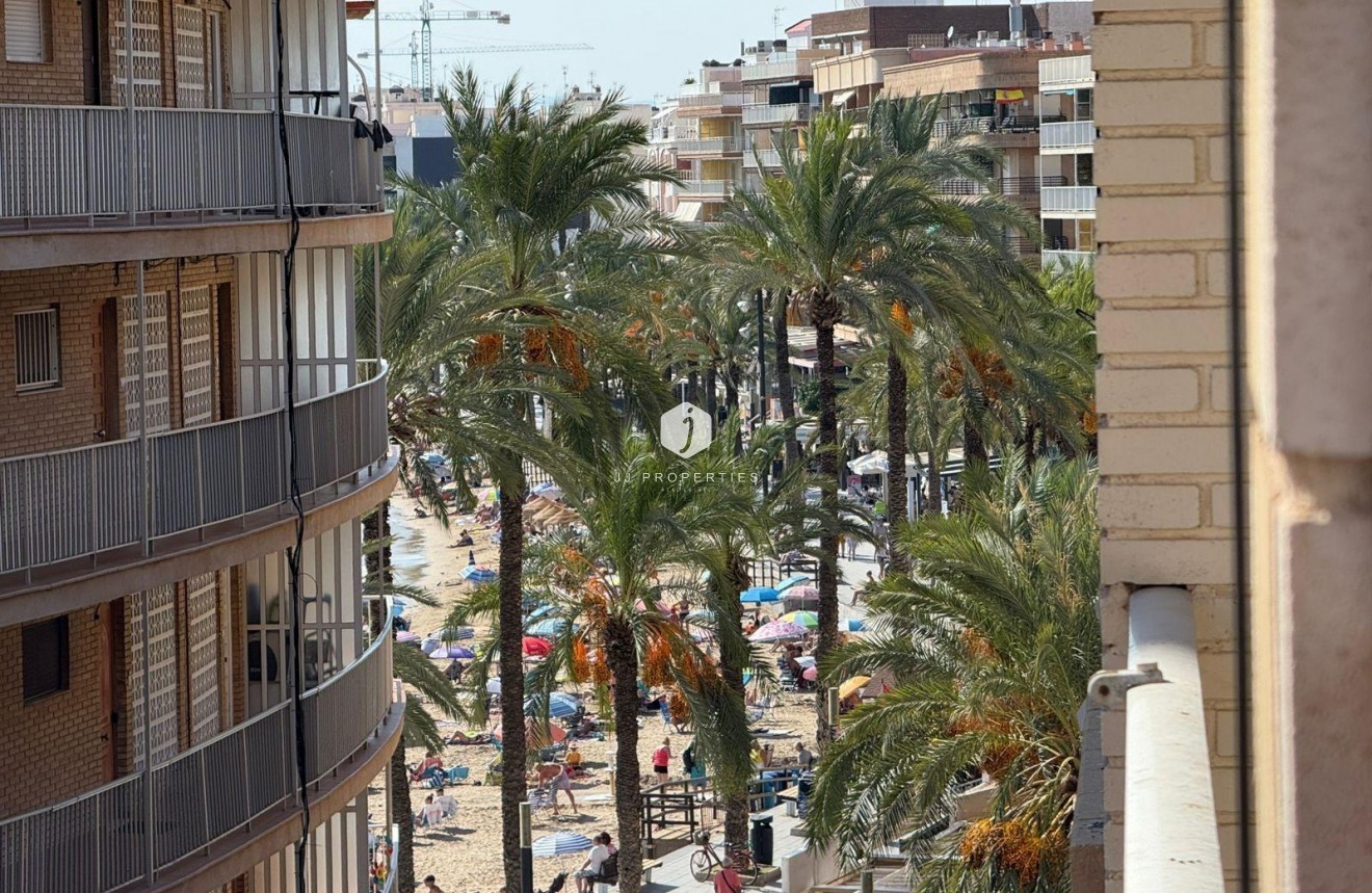 Tweedehands - Appartement / flat -
Torrevieja - Playa del Cura
