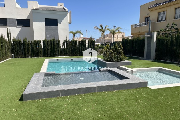 Tweedehands - Appartement / flat -
Los Balcones - Costa Blanca