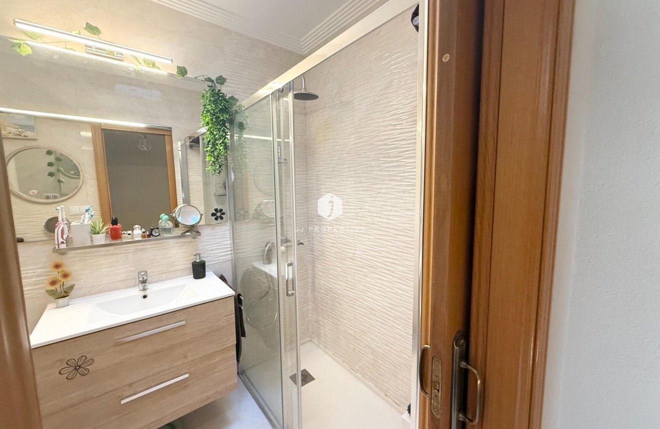 Tweedehands - Chalet -
Torrevieja - El Limonar