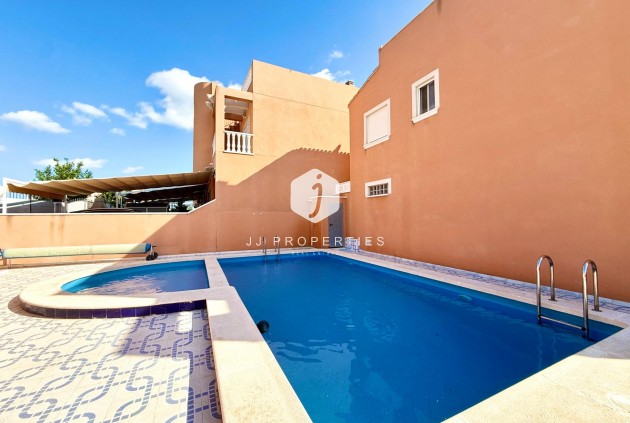 Tweedehands - Chalet -
Torrevieja - El Limonar