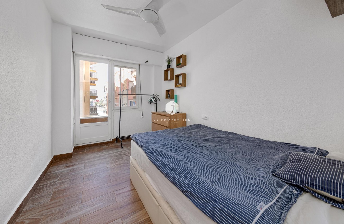 Tweedehands - Appartement / flat -
Torrevieja - Playa del Cura