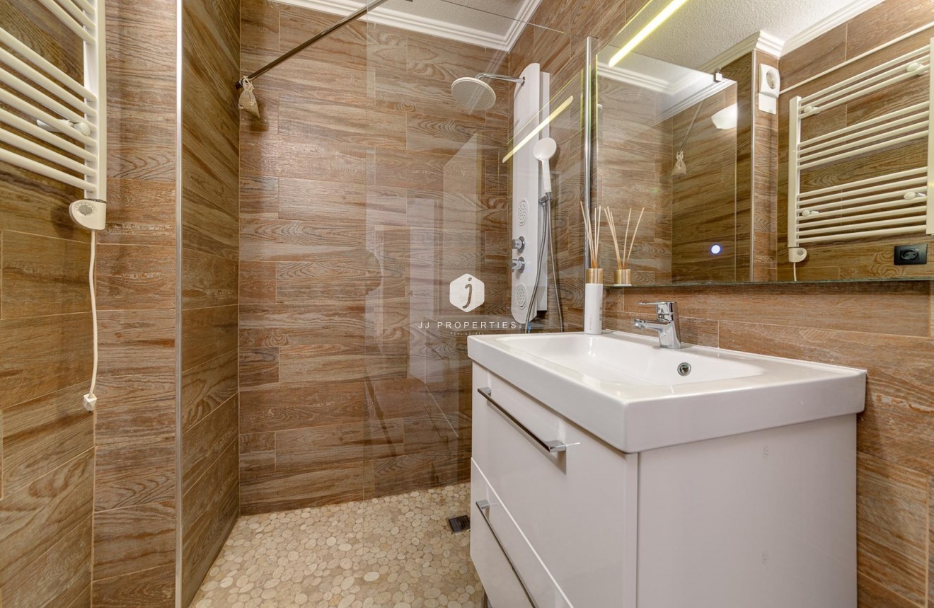 Tweedehands - Appartement / flat -
Torrevieja - Playa del Cura