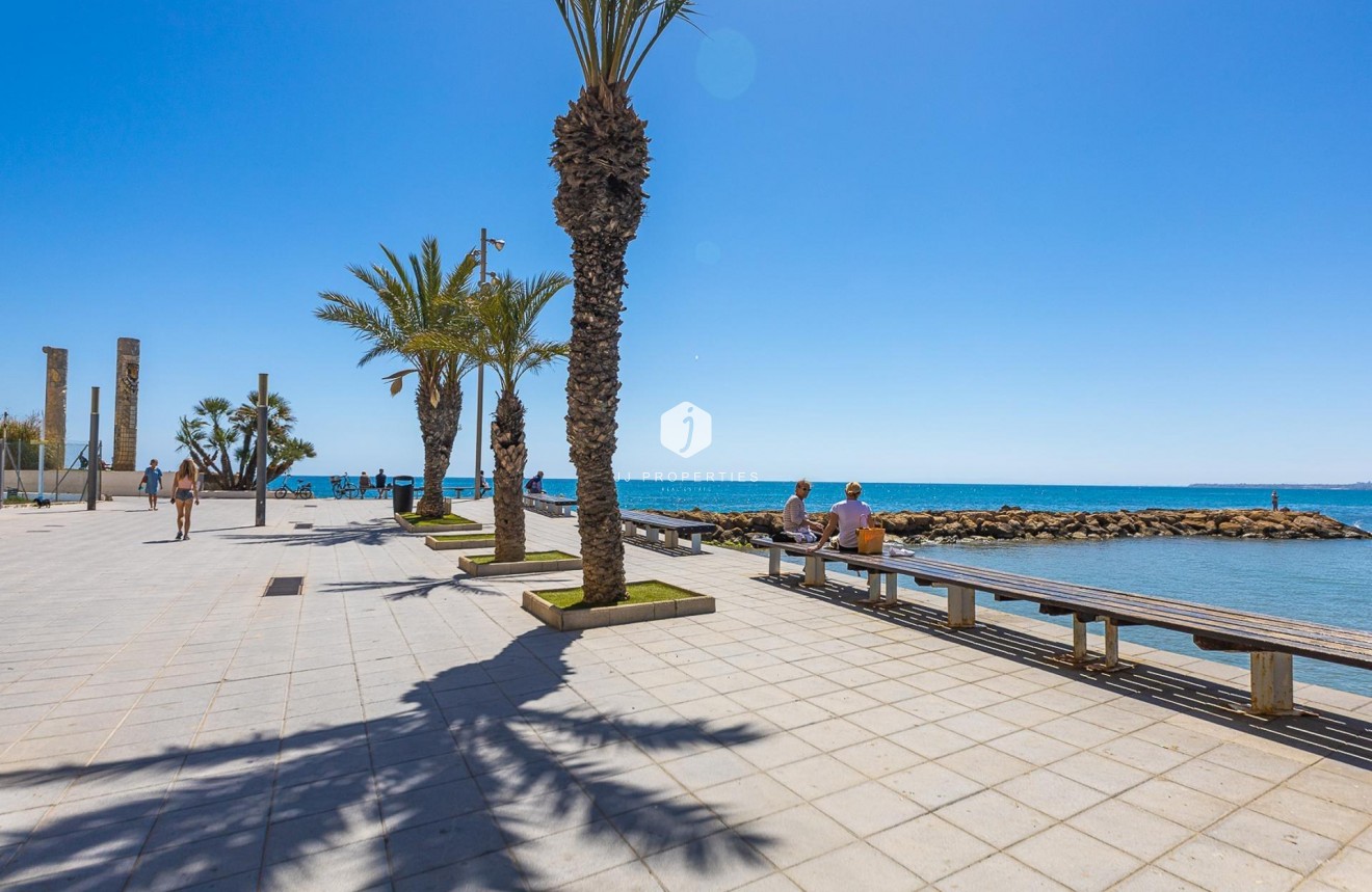 Tweedehands - Appartement / flat -
Torrevieja - Playa del Cura
