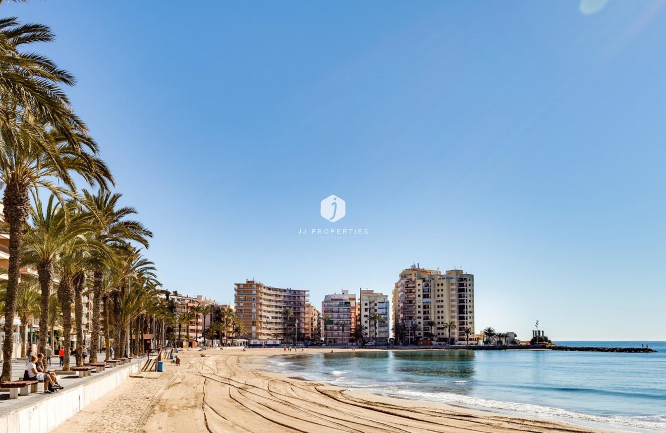 Tweedehands - Appartement / flat -
Torrevieja - Playa del Cura